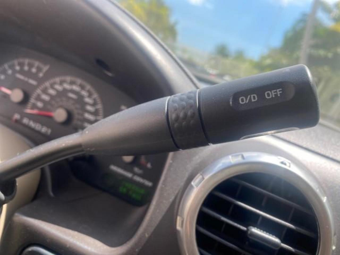 2003 Oxford White /Medium Parchment Ford Expedition Eddie Bauer 1 OWNER (1FMFU17L83L) with an 5.4L SOHC SEFI V8 Triton Engine engine, Automatic transmission, located at 4701 North Dixie Hwy, Pompano Beach, FL, 33064, (954) 422-2889, 26.240938, -80.123474 - OUR WEBPAGE FLORIDACARS1.COM HAS OVER 100 PHOTOS AND FREE CARFAX LINK 2003 FORD EXPEDITION EDDIE BAUER VIN: 1FMFU17L83LB96384 1 F M F U 1 7 L 8 3 L B 9 6 3 8 4 4 DOOR WAGON/SPORT UTILITY 5.4L V8 F SOHC 16V GASOLINE REAR WHEEL DRIVE Top Features Alloy Wheels Audiophile Sound System Front Seat Heaters - Photo#52