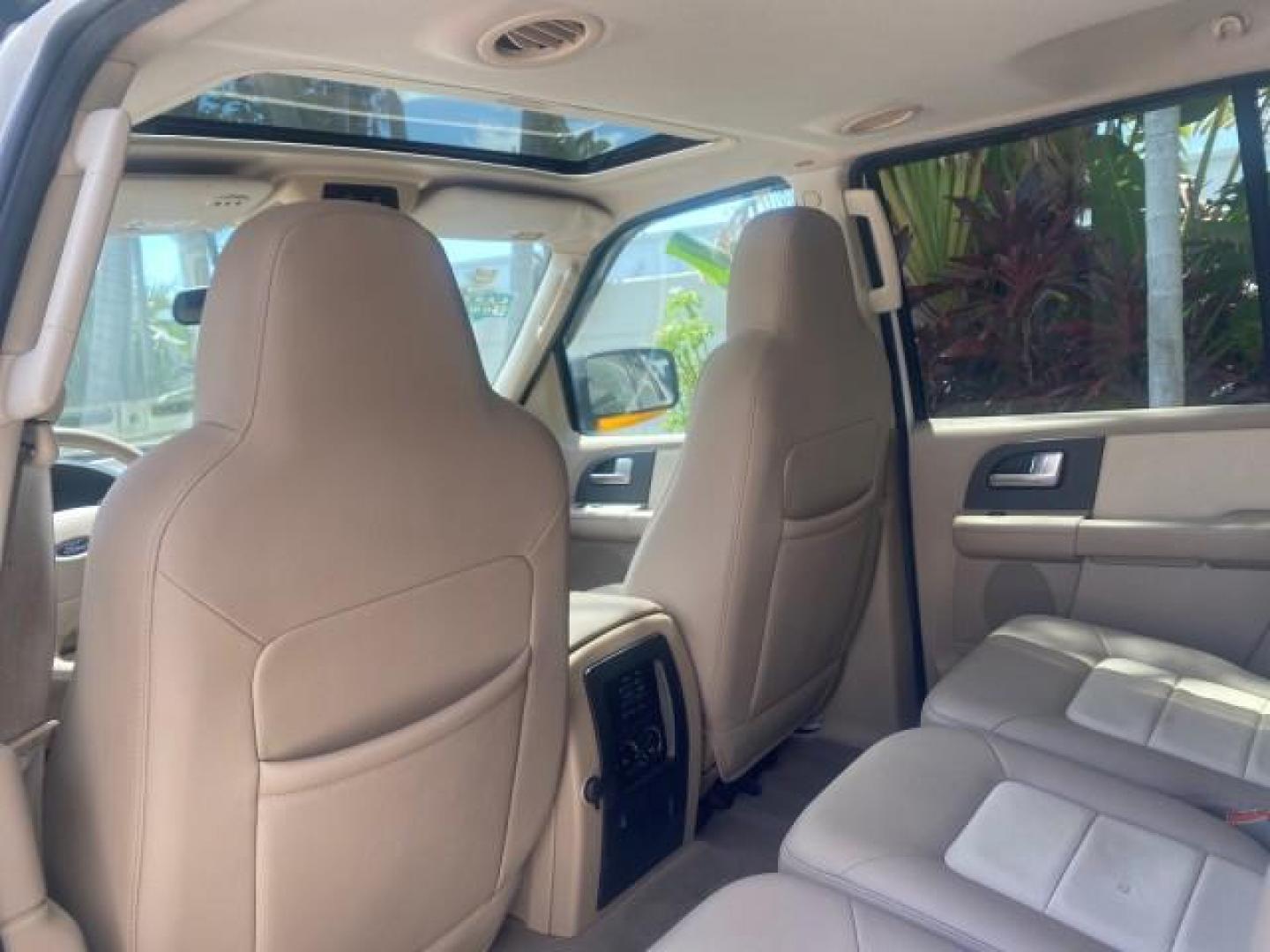 2003 Oxford White /Medium Parchment Ford Expedition Eddie Bauer 1 OWNER (1FMFU17L83L) with an 5.4L SOHC SEFI V8 Triton Engine engine, Automatic transmission, located at 4701 North Dixie Hwy, Pompano Beach, FL, 33064, (954) 422-2889, 26.240938, -80.123474 - OUR WEBPAGE FLORIDACARS1.COM HAS OVER 100 PHOTOS AND FREE CARFAX LINK 2003 FORD EXPEDITION EDDIE BAUER VIN: 1FMFU17L83LB96384 1 F M F U 1 7 L 8 3 L B 9 6 3 8 4 4 DOOR WAGON/SPORT UTILITY 5.4L V8 F SOHC 16V GASOLINE REAR WHEEL DRIVE Top Features Alloy Wheels Audiophile Sound System Front Seat Heaters - Photo#79