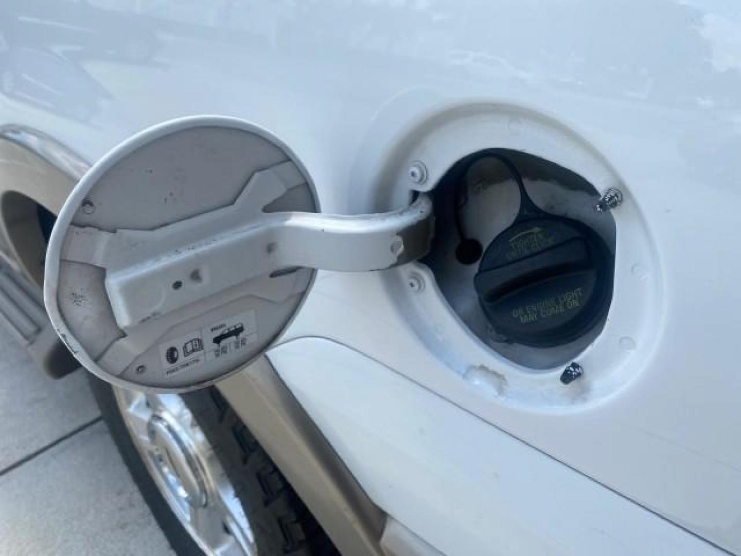 2003 Oxford White /Medium Parchment Ford Expedition Eddie Bauer 1 OWNER (1FMFU17L83L) with an 5.4L SOHC SEFI V8 Triton Engine engine, Automatic transmission, located at 4701 North Dixie Hwy, Pompano Beach, FL, 33064, (954) 422-2889, 26.240938, -80.123474 - OUR WEBPAGE FLORIDACARS1.COM HAS OVER 100 PHOTOS AND FREE CARFAX LINK 2003 FORD EXPEDITION EDDIE BAUER VIN: 1FMFU17L83LB96384 1 F M F U 1 7 L 8 3 L B 9 6 3 8 4 4 DOOR WAGON/SPORT UTILITY 5.4L V8 F SOHC 16V GASOLINE REAR WHEEL DRIVE Top Features Alloy Wheels Audiophile Sound System Front Seat Heaters - Photo#91