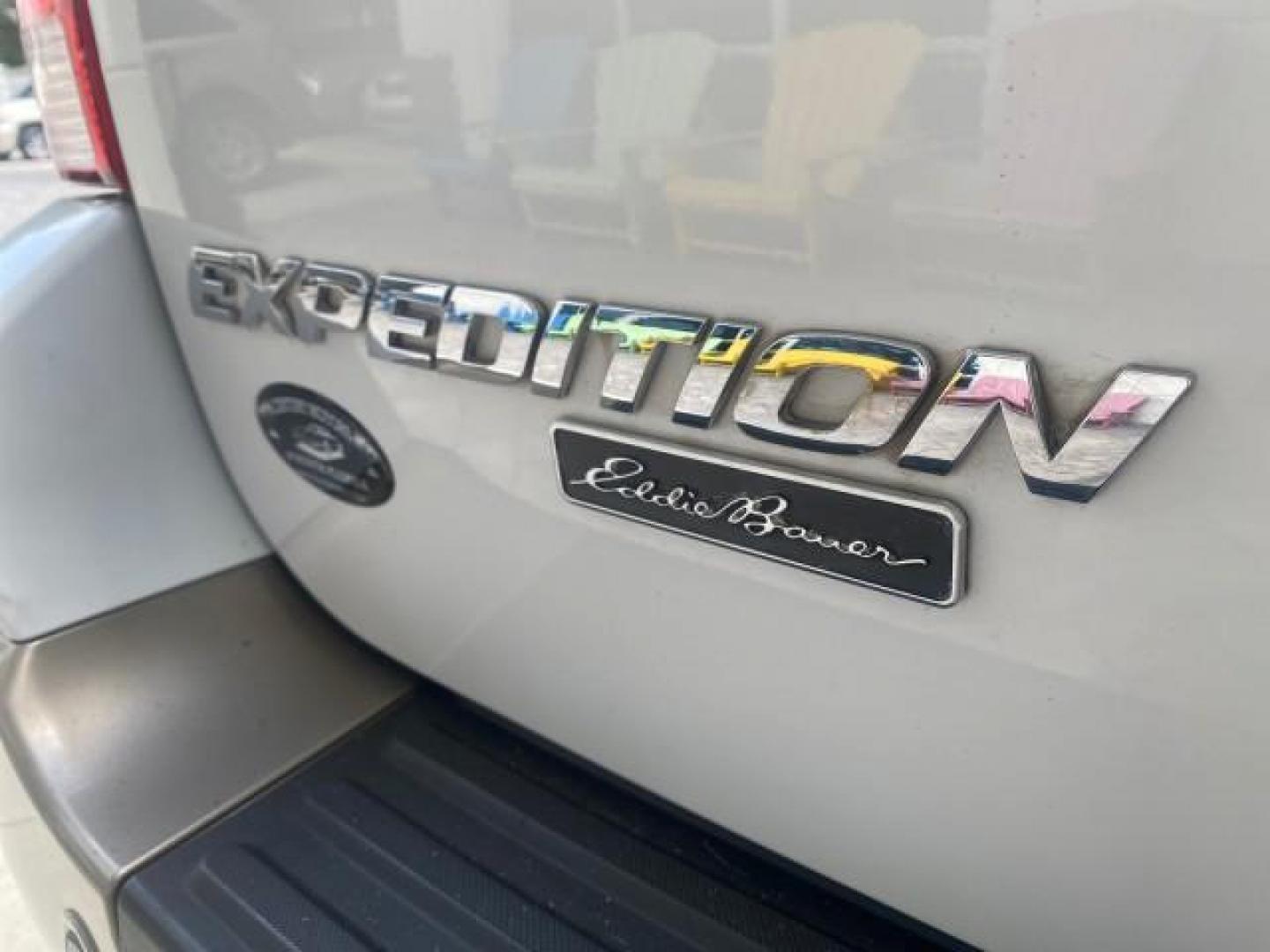 2003 Oxford White /Medium Parchment Ford Expedition Eddie Bauer 1 OWNER (1FMFU17L83L) with an 5.4L SOHC SEFI V8 Triton Engine engine, Automatic transmission, located at 4701 North Dixie Hwy, Pompano Beach, FL, 33064, (954) 422-2889, 26.240938, -80.123474 - OUR WEBPAGE FLORIDACARS1.COM HAS OVER 100 PHOTOS AND FREE CARFAX LINK 2003 FORD EXPEDITION EDDIE BAUER VIN: 1FMFU17L83LB96384 1 F M F U 1 7 L 8 3 L B 9 6 3 8 4 4 DOOR WAGON/SPORT UTILITY 5.4L V8 F SOHC 16V GASOLINE REAR WHEEL DRIVE Top Features Alloy Wheels Audiophile Sound System Front Seat Heaters - Photo#95