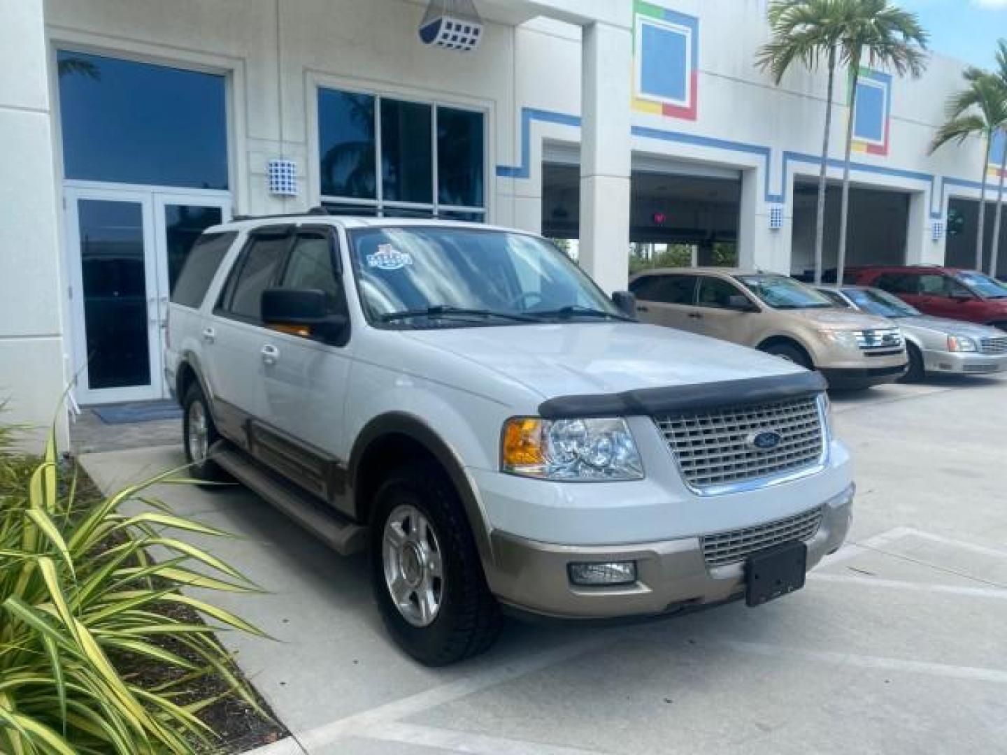 2003 Oxford White /Medium Parchment Ford Expedition Eddie Bauer 1 OWNER (1FMFU17L83L) with an 5.4L SOHC SEFI V8 Triton Engine engine, Automatic transmission, located at 4701 North Dixie Hwy, Pompano Beach, FL, 33064, (954) 422-2889, 26.240938, -80.123474 - OUR WEBPAGE FLORIDACARS1.COM HAS OVER 100 PHOTOS AND FREE CARFAX LINK 2003 FORD EXPEDITION EDDIE BAUER VIN: 1FMFU17L83LB96384 1 F M F U 1 7 L 8 3 L B 9 6 3 8 4 4 DOOR WAGON/SPORT UTILITY 5.4L V8 F SOHC 16V GASOLINE REAR WHEEL DRIVE Top Features Alloy Wheels Audiophile Sound System Front Seat Heaters - Photo#24