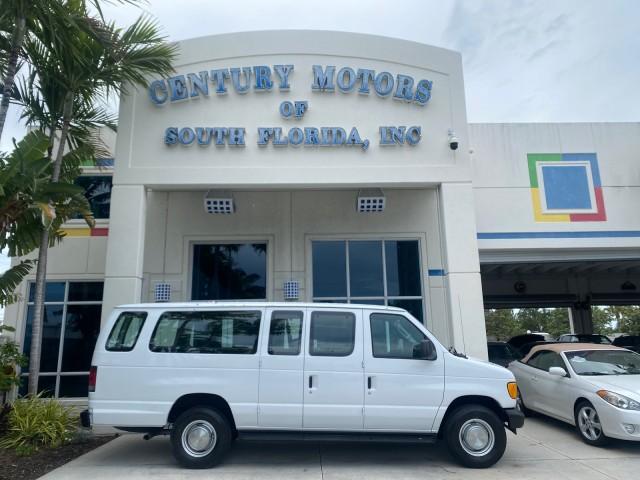 2005 Ford Econoline Wagon 15 PASSENGER XL LOW MILES 49,408