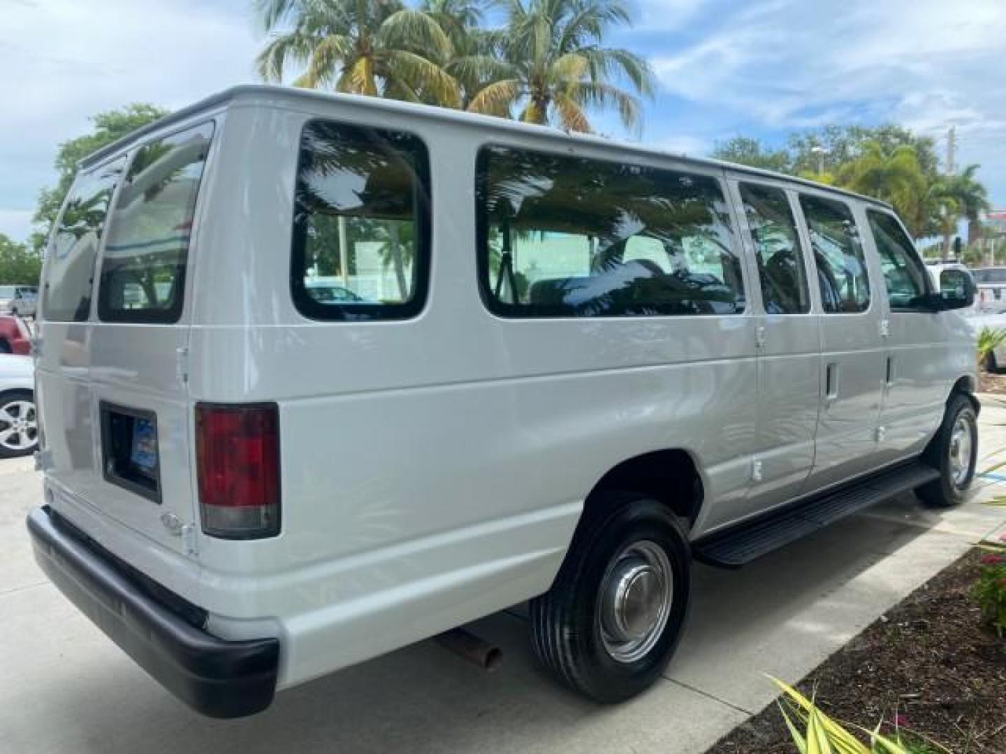 2005 Yellow Metallic /Medium Flint Ford Econoline Wagon 15 PASSENGER XL LOW MILES 49,408 (1FBSS31L05H) with an 5.4L EFI V8 Engine engine, Automatic transmission, located at 4701 North Dixie Hwy, Pompano Beach, FL, 33064, (954) 422-2889, 26.240938, -80.123474 - OUR WEBPAGE FLORIDACARS1.COM HAS OVER 100 PHOTOS AND FREE CARFAX LINK 2005 FORD E-SERIES E-350 SD XLT WE LOCATTED 2 REAR SEATS TO MAKE IT A 15 PASSEGER VIN: 1FBSS31L05HA95671 1 F B S S 3 1 L 0 5 H A 9 5 6 7 1 VAN 5.4L V8 F GASOLINE REAR WHEEL DRIVE Top Features Rear Air Conditioning Third Row Seat V - Photo#7