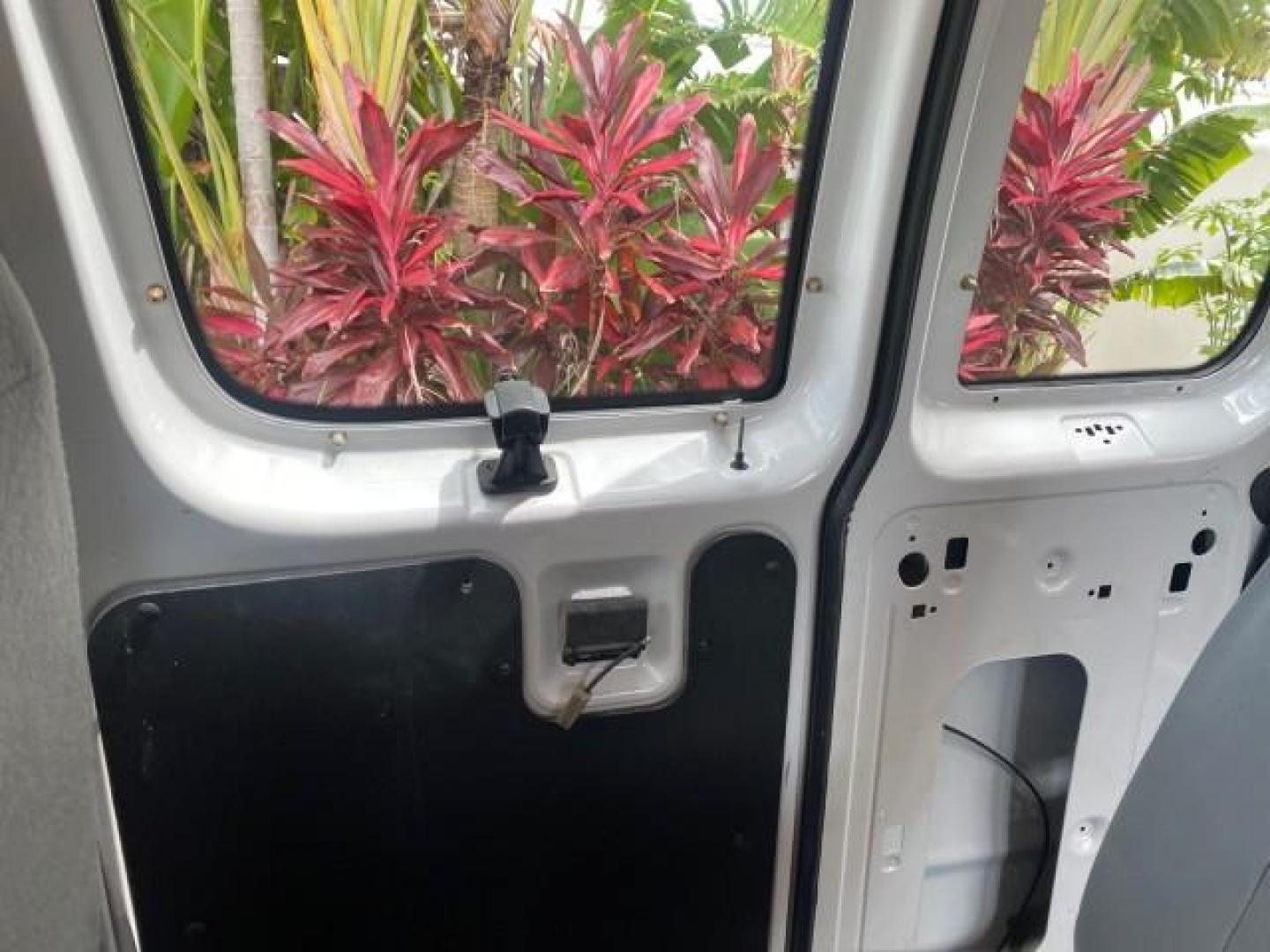 2005 Yellow Metallic /Medium Flint Ford Econoline Wagon 15 PASSENGER XL LOW MILES 49,408 (1FBSS31L05H) with an 5.4L EFI V8 Engine engine, Automatic transmission, located at 4701 North Dixie Hwy, Pompano Beach, FL, 33064, (954) 422-2889, 26.240938, -80.123474 - OUR WEBPAGE FLORIDACARS1.COM HAS OVER 100 PHOTOS AND FREE CARFAX LINK 2005 FORD E-SERIES E-350 SD XLT WE LOCATTED 2 REAR SEATS TO MAKE IT A 15 PASSEGER VIN: 1FBSS31L05HA95671 1 F B S S 3 1 L 0 5 H A 9 5 6 7 1 VAN 5.4L V8 F GASOLINE REAR WHEEL DRIVE Top Features Rear Air Conditioning Third Row Seat V - Photo#57