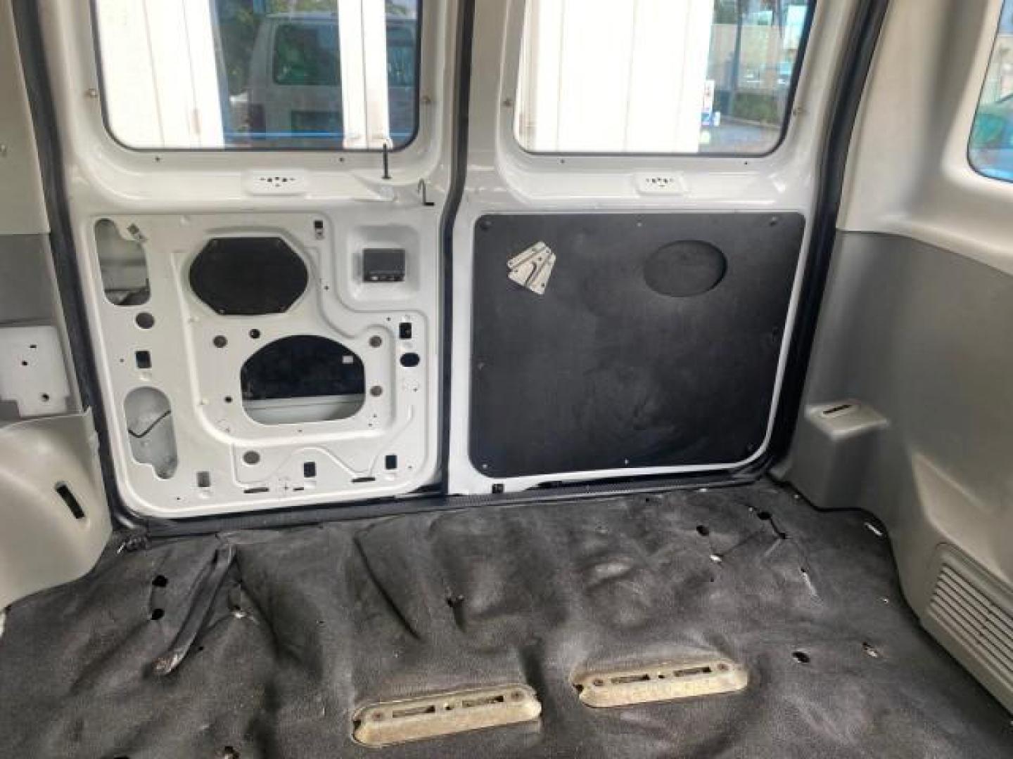 2005 Yellow Metallic /Medium Flint Ford Econoline Wagon 15 PASSENGER XL LOW MILES 49,408 (1FBSS31L05H) with an 5.4L EFI V8 Engine engine, Automatic transmission, located at 4701 North Dixie Hwy, Pompano Beach, FL, 33064, (954) 422-2889, 26.240938, -80.123474 - OUR WEBPAGE FLORIDACARS1.COM HAS OVER 100 PHOTOS AND FREE CARFAX LINK 2005 FORD E-SERIES E-350 SD XLT WE LOCATTED 2 REAR SEATS TO MAKE IT A 15 PASSEGER VIN: 1FBSS31L05HA95671 1 F B S S 3 1 L 0 5 H A 9 5 6 7 1 VAN 5.4L V8 F GASOLINE REAR WHEEL DRIVE Top Features Rear Air Conditioning Third Row Seat V - Photo#97