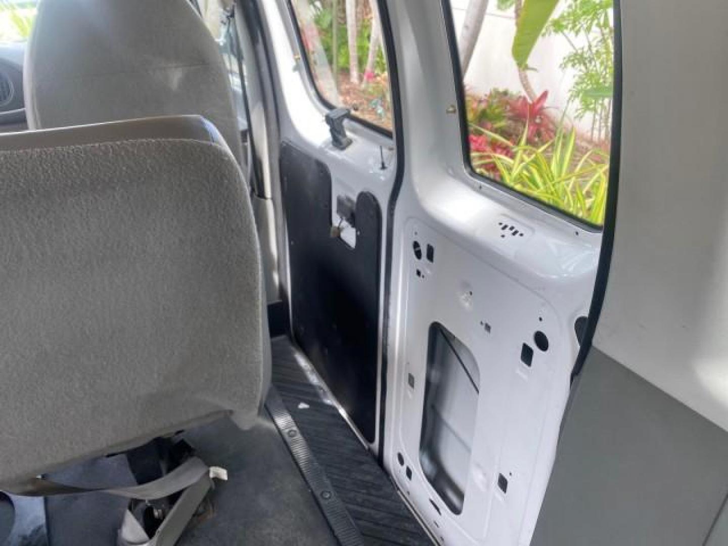 2005 Yellow Metallic /Medium Flint Ford Econoline Wagon 15 PASSENGER XL LOW MILES 49,408 (1FBSS31L05H) with an 5.4L EFI V8 Engine engine, Automatic transmission, located at 4701 North Dixie Hwy, Pompano Beach, FL, 33064, (954) 422-2889, 26.240938, -80.123474 - OUR WEBPAGE FLORIDACARS1.COM HAS OVER 100 PHOTOS AND FREE CARFAX LINK 2005 FORD E-SERIES E-350 SD XLT WE LOCATTED 2 REAR SEATS TO MAKE IT A 15 PASSEGER VIN: 1FBSS31L05HA95671 1 F B S S 3 1 L 0 5 H A 9 5 6 7 1 VAN 5.4L V8 F GASOLINE REAR WHEEL DRIVE Top Features Rear Air Conditioning Third Row Seat V - Photo#98