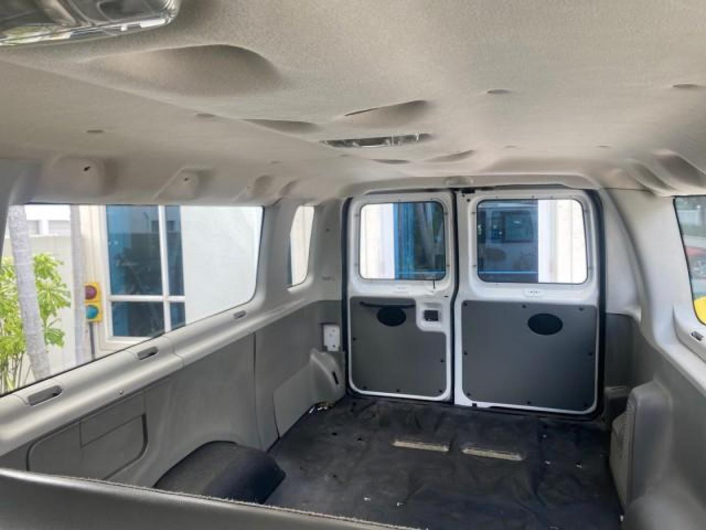 2005 Oxford White /Medium Flint Ford Econoline Wagon 5 PASSENGER XL LOW MILES 49,408 (1FBSS31L05H) with an 5.4L EFI V8 Engine engine, Automatic transmission, located at 4701 North Dixie Hwy, Pompano Beach, FL, 33064, (954) 422-2889, 26.240938, -80.123474 - OUR WEBPAGE FLORIDACARS1.COM HAS OVER 100 PHOTOS AND FREE CARFAX LINK 2005 FORD E-SERIES E-350 SD XLT 5PASSENGER VIN: 1FBSS31L05HA95671 1 F B S S 3 1 L 0 5 H A 9 5 6 7 1 VAN 5.4L V8 F GASOLINE REAR WHEEL DRIVE Top Features Rear Air Conditioning Third Row Seat Vinyl Seats Basic Features ABS Brakes AM - Photo#62