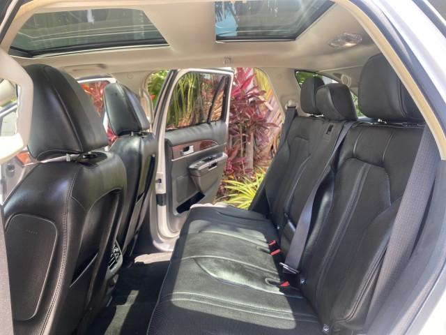 2011 White Platinum Metallic Tri-Coat /Charcoal Black Lincoln MKX 1 OWNER LOW MILES 59,877 (2LMDJ6JK1BB) with an 3.7L Ti-VCT V6 Engine engine, Automatic transmission, located at 4701 North Dixie Hwy, Pompano Beach, FL, 33064, (954) 422-2889, 26.240938, -80.123474 - OUR WEBPAGE FLORIDACARS1.COM HAS OVER 100 PHOTOS AND FREE CARFAX LINK 2011 LINCOLN MKX VIN: 2LMDJ6JK1BBJ15533 2 L M D J 6 J K 1 B B J 1 5 5 3 3 4 DOOR WAGON/SPORT UTILITY 3.7L V6 F DOHC 24V GASOLINE FRONT WHEEL DRIVE Top Features A/C Seat(s) Alloy Wheels Front Seat Heaters Leather Seats Memory Seat( - Photo#14