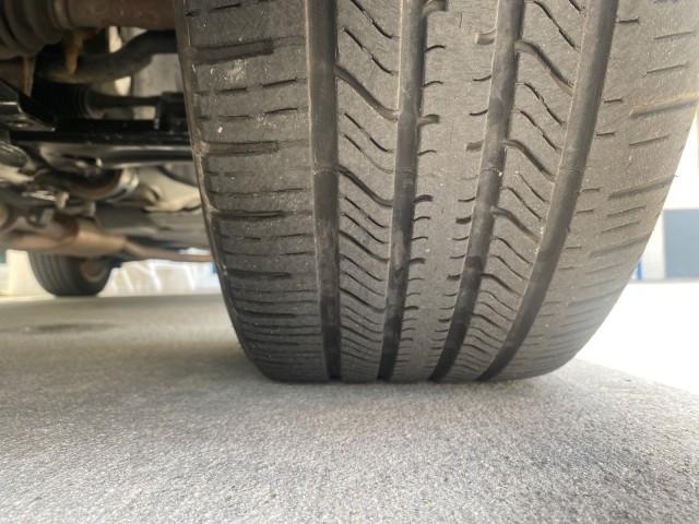 2011 White Platinum Metallic Tri-Coat /Charcoal Black Lincoln MKX 1 OWNER LOW MILES 59,877 (2LMDJ6JK1BB) with an 3.7L Ti-VCT V6 Engine engine, Automatic transmission, located at 4701 North Dixie Hwy, Pompano Beach, FL, 33064, (954) 422-2889, 26.240938, -80.123474 - OUR WEBPAGE FLORIDACARS1.COM HAS OVER 100 PHOTOS AND FREE CARFAX LINK 2011 LINCOLN MKX VIN: 2LMDJ6JK1BBJ15533 2 L M D J 6 J K 1 B B J 1 5 5 3 3 4 DOOR WAGON/SPORT UTILITY 3.7L V6 F DOHC 24V GASOLINE FRONT WHEEL DRIVE Top Features A/C Seat(s) Alloy Wheels Front Seat Heaters Leather Seats Memory Seat( - Photo#20