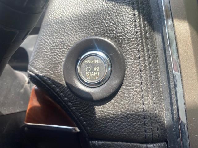 2011 White Platinum Metallic Tri-Coat /Charcoal Black Lincoln MKX 1 OWNER LOW MILES 59,877 (2LMDJ6JK1BB) with an 3.7L Ti-VCT V6 Engine engine, Automatic transmission, located at 4701 North Dixie Hwy, Pompano Beach, FL, 33064, (954) 422-2889, 26.240938, -80.123474 - OUR WEBPAGE FLORIDACARS1.COM HAS OVER 100 PHOTOS AND FREE CARFAX LINK 2011 LINCOLN MKX VIN: 2LMDJ6JK1BBJ15533 2 L M D J 6 J K 1 B B J 1 5 5 3 3 4 DOOR WAGON/SPORT UTILITY 3.7L V6 F DOHC 24V GASOLINE FRONT WHEEL DRIVE Top Features A/C Seat(s) Alloy Wheels Front Seat Heaters Leather Seats Memory Seat( - Photo#48