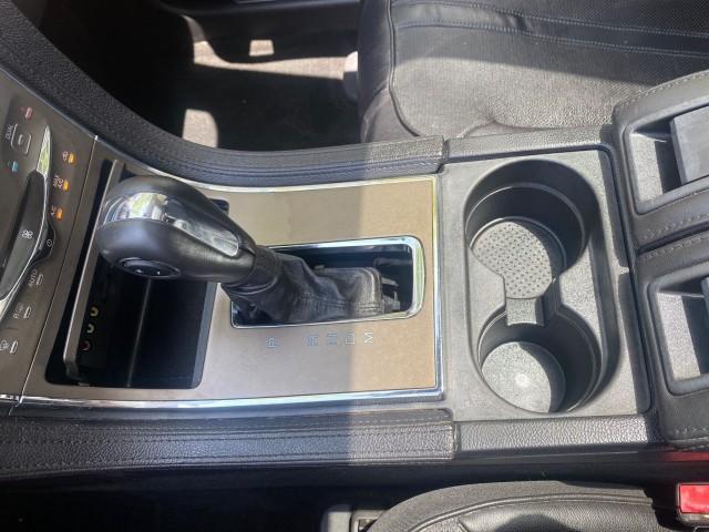 2011 White Platinum Metallic Tri-Coat /Charcoal Black Lincoln MKX 1 OWNER LOW MILES 59,877 (2LMDJ6JK1BB) with an 3.7L Ti-VCT V6 Engine engine, Automatic transmission, located at 4701 North Dixie Hwy, Pompano Beach, FL, 33064, (954) 422-2889, 26.240938, -80.123474 - OUR WEBPAGE FLORIDACARS1.COM HAS OVER 100 PHOTOS AND FREE CARFAX LINK 2011 LINCOLN MKX VIN: 2LMDJ6JK1BBJ15533 2 L M D J 6 J K 1 B B J 1 5 5 3 3 4 DOOR WAGON/SPORT UTILITY 3.7L V6 F DOHC 24V GASOLINE FRONT WHEEL DRIVE Top Features A/C Seat(s) Alloy Wheels Front Seat Heaters Leather Seats Memory Seat( - Photo#53