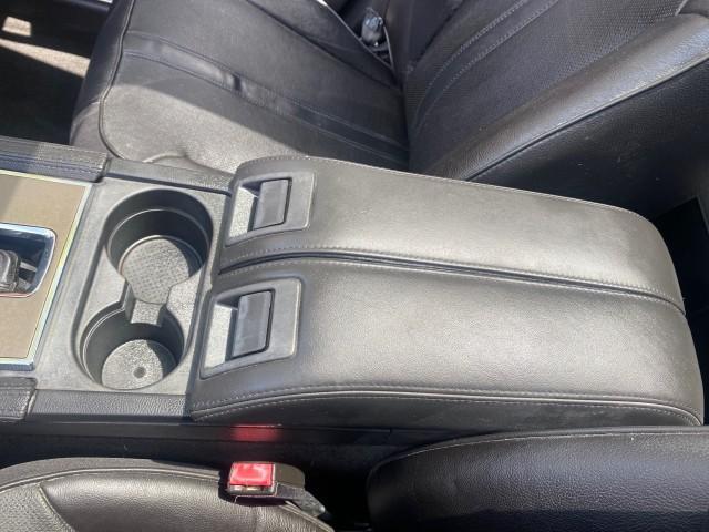 2011 White Platinum Metallic Tri-Coat /Charcoal Black Lincoln MKX 1 OWNER LOW MILES 59,877 (2LMDJ6JK1BB) with an 3.7L Ti-VCT V6 Engine engine, Automatic transmission, located at 4701 North Dixie Hwy, Pompano Beach, FL, 33064, (954) 422-2889, 26.240938, -80.123474 - OUR WEBPAGE FLORIDACARS1.COM HAS OVER 100 PHOTOS AND FREE CARFAX LINK 2011 LINCOLN MKX VIN: 2LMDJ6JK1BBJ15533 2 L M D J 6 J K 1 B B J 1 5 5 3 3 4 DOOR WAGON/SPORT UTILITY 3.7L V6 F DOHC 24V GASOLINE FRONT WHEEL DRIVE Top Features A/C Seat(s) Alloy Wheels Front Seat Heaters Leather Seats Memory Seat( - Photo#54