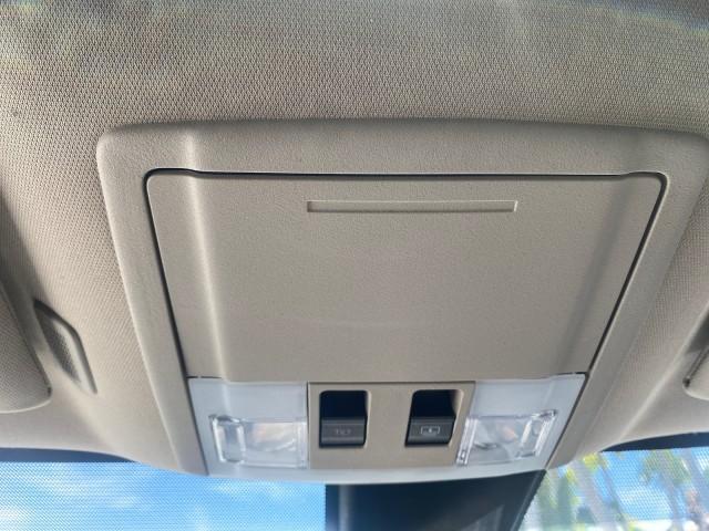 2011 White Platinum Metallic Tri-Coat /Charcoal Black Lincoln MKX 1 OWNER LOW MILES 59,877 (2LMDJ6JK1BB) with an 3.7L Ti-VCT V6 Engine engine, Automatic transmission, located at 4701 North Dixie Hwy, Pompano Beach, FL, 33064, (954) 422-2889, 26.240938, -80.123474 - OUR WEBPAGE FLORIDACARS1.COM HAS OVER 100 PHOTOS AND FREE CARFAX LINK 2011 LINCOLN MKX VIN: 2LMDJ6JK1BBJ15533 2 L M D J 6 J K 1 B B J 1 5 5 3 3 4 DOOR WAGON/SPORT UTILITY 3.7L V6 F DOHC 24V GASOLINE FRONT WHEEL DRIVE Top Features A/C Seat(s) Alloy Wheels Front Seat Heaters Leather Seats Memory Seat( - Photo#57