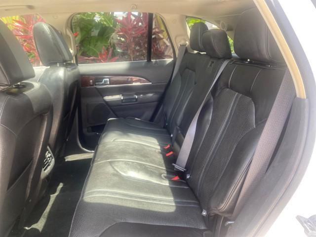 2011 White Platinum Metallic Tri-Coat /Charcoal Black Lincoln MKX 1 OWNER LOW MILES 59,877 (2LMDJ6JK1BB) with an 3.7L Ti-VCT V6 Engine engine, Automatic transmission, located at 4701 North Dixie Hwy, Pompano Beach, FL, 33064, (954) 422-2889, 26.240938, -80.123474 - OUR WEBPAGE FLORIDACARS1.COM HAS OVER 100 PHOTOS AND FREE CARFAX LINK 2011 LINCOLN MKX VIN: 2LMDJ6JK1BBJ15533 2 L M D J 6 J K 1 B B J 1 5 5 3 3 4 DOOR WAGON/SPORT UTILITY 3.7L V6 F DOHC 24V GASOLINE FRONT WHEEL DRIVE Top Features A/C Seat(s) Alloy Wheels Front Seat Heaters Leather Seats Memory Seat( - Photo#69