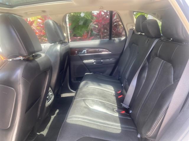 2011 White Platinum Metallic Tri-Coat /Charcoal Black Lincoln MKX 1 OWNER LOW MILES 59,877 (2LMDJ6JK1BB) with an 3.7L Ti-VCT V6 Engine engine, Automatic transmission, located at 4701 North Dixie Hwy, Pompano Beach, FL, 33064, (954) 422-2889, 26.240938, -80.123474 - OUR WEBPAGE FLORIDACARS1.COM HAS OVER 100 PHOTOS AND FREE CARFAX LINK 2011 LINCOLN MKX VIN: 2LMDJ6JK1BBJ15533 2 L M D J 6 J K 1 B B J 1 5 5 3 3 4 DOOR WAGON/SPORT UTILITY 3.7L V6 F DOHC 24V GASOLINE FRONT WHEEL DRIVE Top Features A/C Seat(s) Alloy Wheels Front Seat Heaters Leather Seats Memory Seat( - Photo#70