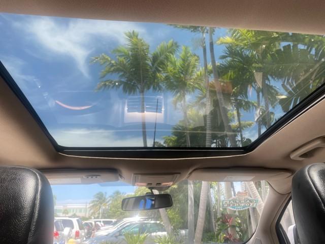 2011 White Platinum Metallic Tri-Coat /Charcoal Black Lincoln MKX 1 OWNER LOW MILES 59,877 (2LMDJ6JK1BB) with an 3.7L Ti-VCT V6 Engine engine, Automatic transmission, located at 4701 North Dixie Hwy, Pompano Beach, FL, 33064, (954) 422-2889, 26.240938, -80.123474 - OUR WEBPAGE FLORIDACARS1.COM HAS OVER 100 PHOTOS AND FREE CARFAX LINK 2011 LINCOLN MKX VIN: 2LMDJ6JK1BBJ15533 2 L M D J 6 J K 1 B B J 1 5 5 3 3 4 DOOR WAGON/SPORT UTILITY 3.7L V6 F DOHC 24V GASOLINE FRONT WHEEL DRIVE Top Features A/C Seat(s) Alloy Wheels Front Seat Heaters Leather Seats Memory Seat( - Photo#75