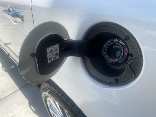 2011 White Platinum Metallic Tri-Coat /Charcoal Black Lincoln MKX 1 OWNER LOW MILES 59,877 (2LMDJ6JK1BB) with an 3.7L Ti-VCT V6 Engine engine, Automatic transmission, located at 4701 North Dixie Hwy, Pompano Beach, FL, 33064, (954) 422-2889, 26.240938, -80.123474 - OUR WEBPAGE FLORIDACARS1.COM HAS OVER 100 PHOTOS AND FREE CARFAX LINK 2011 LINCOLN MKX VIN: 2LMDJ6JK1BBJ15533 2 L M D J 6 J K 1 B B J 1 5 5 3 3 4 DOOR WAGON/SPORT UTILITY 3.7L V6 F DOHC 24V GASOLINE FRONT WHEEL DRIVE Top Features A/C Seat(s) Alloy Wheels Front Seat Heaters Leather Seats Memory Seat( - Photo#80