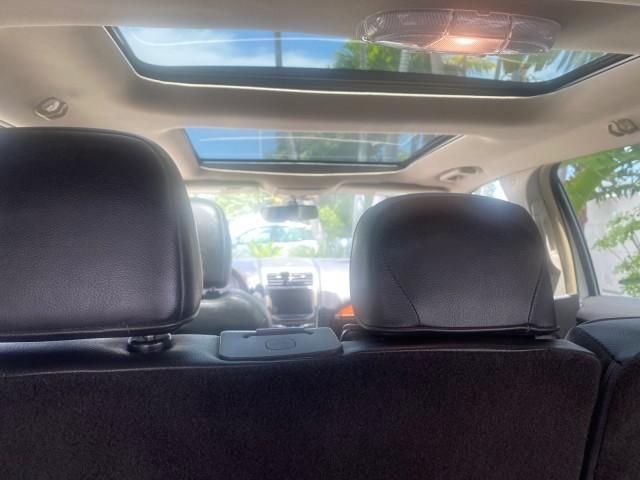 2011 White Platinum Metallic Tri-Coat /Charcoal Black Lincoln MKX 1 OWNER LOW MILES 59,877 (2LMDJ6JK1BB) with an 3.7L Ti-VCT V6 Engine engine, Automatic transmission, located at 4701 North Dixie Hwy, Pompano Beach, FL, 33064, (954) 422-2889, 26.240938, -80.123474 - OUR WEBPAGE FLORIDACARS1.COM HAS OVER 100 PHOTOS AND FREE CARFAX LINK 2011 LINCOLN MKX VIN: 2LMDJ6JK1BBJ15533 2 L M D J 6 J K 1 B B J 1 5 5 3 3 4 DOOR WAGON/SPORT UTILITY 3.7L V6 F DOHC 24V GASOLINE FRONT WHEEL DRIVE Top Features A/C Seat(s) Alloy Wheels Front Seat Heaters Leather Seats Memory Seat( - Photo#93