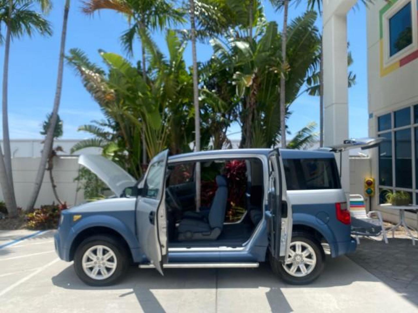 2006 Atomic Blue Metallic /Gray/Blue Honda Element EX LOW MILES 51,488 1 OWNER (5J6YH18666L) with an 2.4L DOHC MPFI 16-Valve i-VTEC I4 Engine engine, Automatic transmission, located at 4701 North Dixie Hwy, Pompano Beach, FL, 33064, (954) 422-2889, 26.240938, -80.123474 - OUR WEBPAGE FLORIDACARS1.COM HAS OVER 100 PHOTOS AND FREE CARFAX LINK 2006 HONDA ELEMENT EX AUTO CHECK 1 OWNER VIN: 5J6YH18666L014478 5 J 6 Y H 1 8 6 6 6 L 0 1 4 4 7 8 4 DOOR WAGON/SPORT UTILITY 2.4L I4 F DOHC 16V GASOLINE FRONT WHEEL DRIVE Top Features Alloy Wheels Bluetooth Technology Cloth Seats - Photo#8