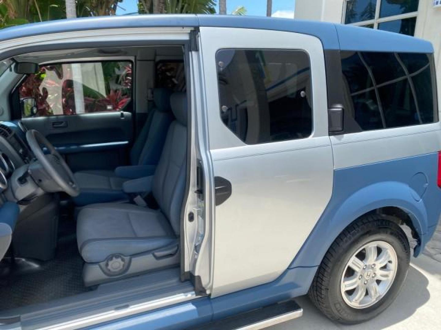 2006 Atomic Blue Metallic /Gray/Blue Honda Element EX LOW MILES 51,488 1 OWNER (5J6YH18666L) with an 2.4L DOHC MPFI 16-Valve i-VTEC I4 Engine engine, Automatic transmission, located at 4701 North Dixie Hwy, Pompano Beach, FL, 33064, (954) 422-2889, 26.240938, -80.123474 - OUR WEBPAGE FLORIDACARS1.COM HAS OVER 100 PHOTOS AND FREE CARFAX LINK 2006 HONDA ELEMENT EX AUTO CHECK 1 OWNER VIN: 5J6YH18666L014478 5 J 6 Y H 1 8 6 6 6 L 0 1 4 4 7 8 4 DOOR WAGON/SPORT UTILITY 2.4L I4 F DOHC 16V GASOLINE FRONT WHEEL DRIVE Top Features Alloy Wheels Bluetooth Technology Cloth Seats - Photo#58