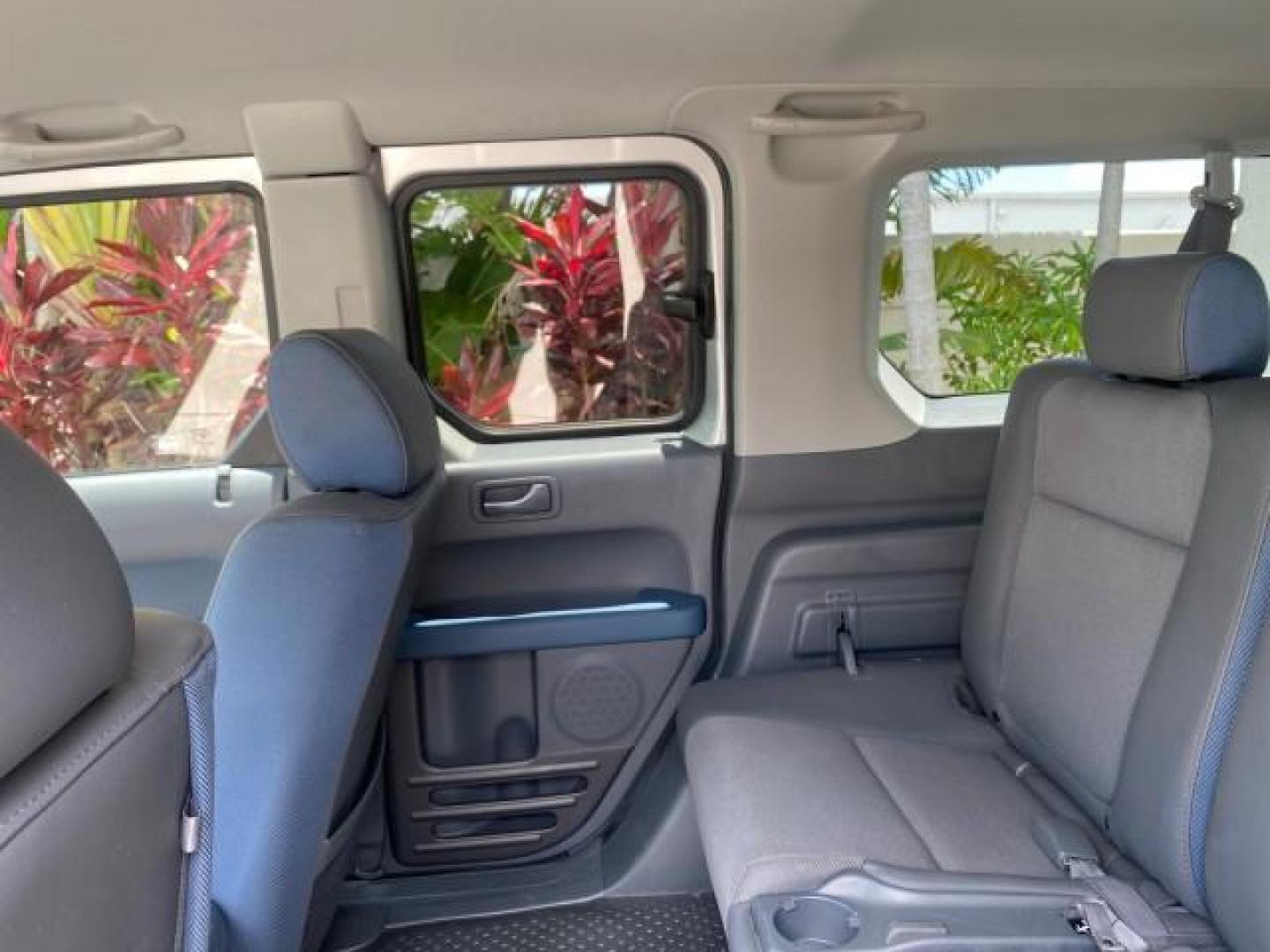 2006 Atomic Blue Metallic /Gray/Blue Honda Element EX LOW MILES 51,488 1 OWNER (5J6YH18666L) with an 2.4L DOHC MPFI 16-Valve i-VTEC I4 Engine engine, Automatic transmission, located at 4701 North Dixie Hwy, Pompano Beach, FL, 33064, (954) 422-2889, 26.240938, -80.123474 - OUR WEBPAGE FLORIDACARS1.COM HAS OVER 100 PHOTOS AND FREE CARFAX LINK 2006 HONDA ELEMENT EX AUTO CHECK 1 OWNER VIN: 5J6YH18666L014478 5 J 6 Y H 1 8 6 6 6 L 0 1 4 4 7 8 4 DOOR WAGON/SPORT UTILITY 2.4L I4 F DOHC 16V GASOLINE FRONT WHEEL DRIVE Top Features Alloy Wheels Bluetooth Technology Cloth Seats - Photo#64