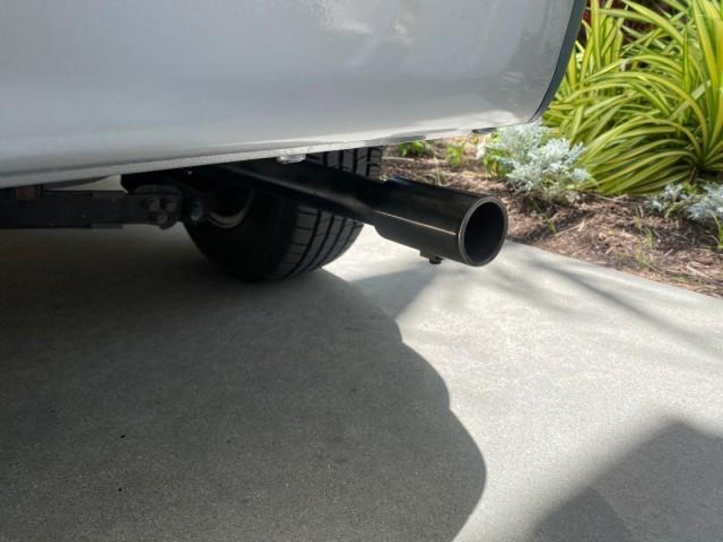 2006 Atomic Blue Metallic /Gray/Blue Honda Element EX LOW MILES 51,488 1 OWNER (5J6YH18666L) with an 2.4L DOHC MPFI 16-Valve i-VTEC I4 Engine engine, Automatic transmission, located at 4701 North Dixie Hwy, Pompano Beach, FL, 33064, (954) 422-2889, 26.240938, -80.123474 - OUR WEBPAGE FLORIDACARS1.COM HAS OVER 100 PHOTOS AND FREE CARFAX LINK 2006 HONDA ELEMENT EX AUTO CHECK 1 OWNER VIN: 5J6YH18666L014478 5 J 6 Y H 1 8 6 6 6 L 0 1 4 4 7 8 4 DOOR WAGON/SPORT UTILITY 2.4L I4 F DOHC 16V GASOLINE FRONT WHEEL DRIVE Top Features Alloy Wheels Bluetooth Technology Cloth Seats - Photo#78