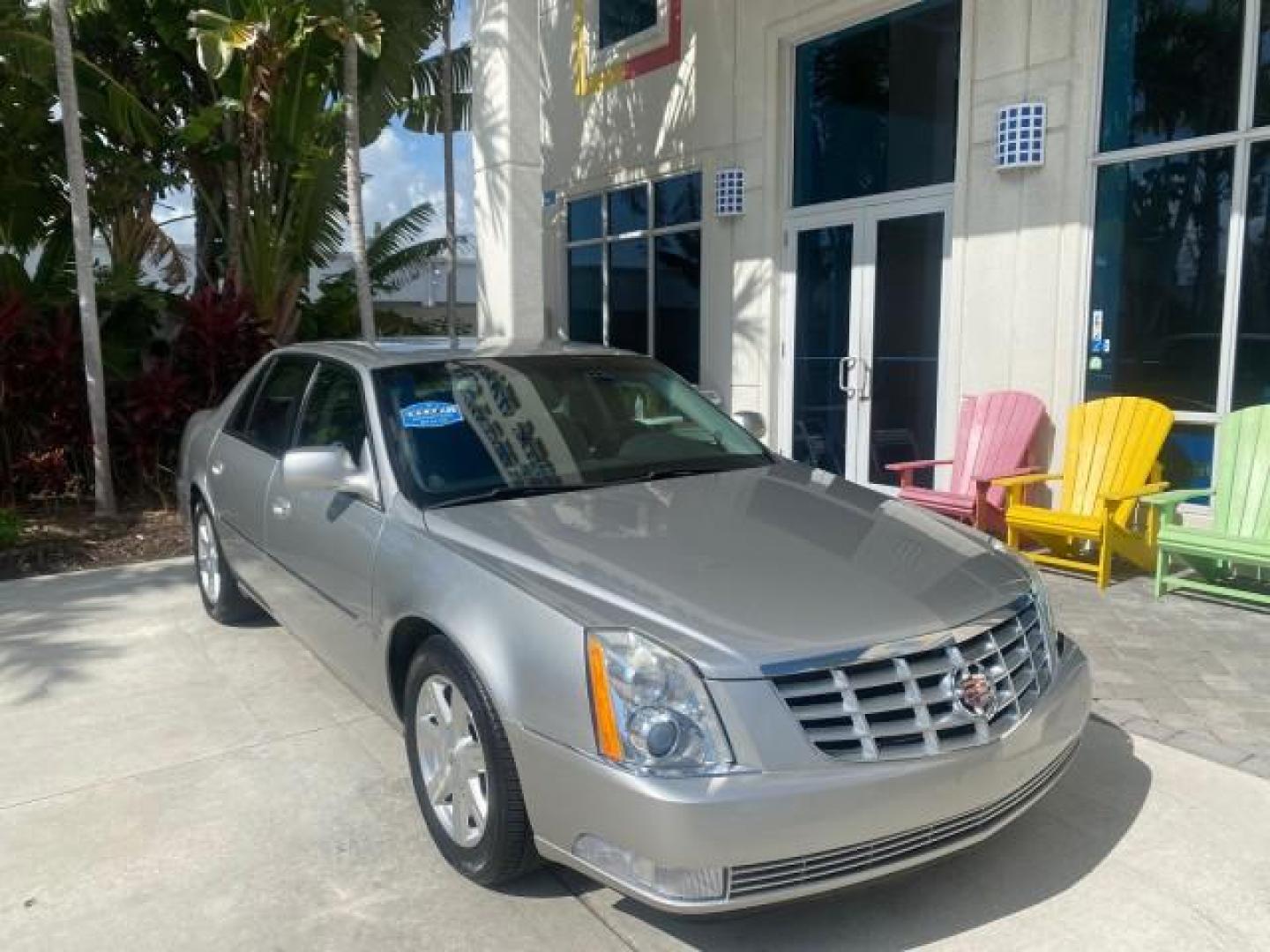 2008 Light Platinum /Ebony Cadillac DTS LOW MILES 59,290 27 SERVICES (1G6KD57Y38U) with an Northstar 4.6L DOHC V8 Engine engine, Automatic transmission, located at 4701 North Dixie Hwy, Pompano Beach, FL, 33064, (954) 422-2889, 26.240938, -80.123474 - OUR WEBPAGE FLORIDACARS1.COM HAS OVER 100 PHOTOS AND FREE CARFAX LINK 2008 CADILLAC DTS VIN: 1G6KD57Y38U105550 1 G 6 K D 5 7 Y 3 8 U 1 0 5 5 5 0 SEDAN 4 DR 4.6L V8 F GASOLINE FRONT WHEEL DRIVE Top Features Alloy Wheels Leather Seats Memory Seat(s) Remote Start Satellite Radio Ready Basic Features AB - Photo#1