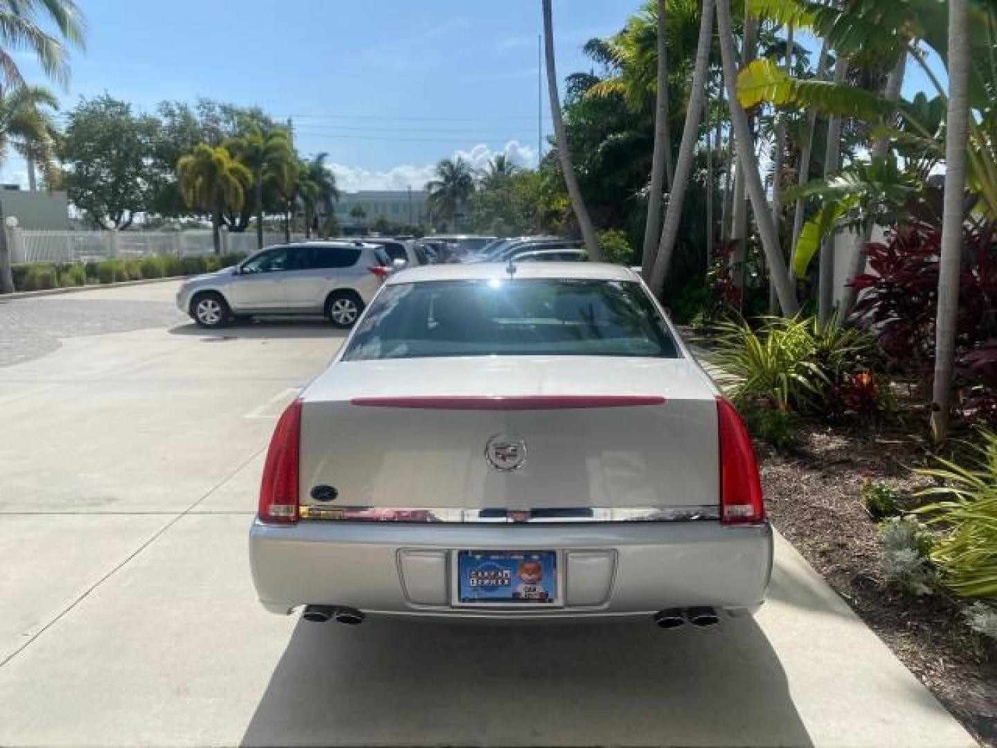 2008 Light Platinum /Ebony Cadillac DTS LOW MILES 59,290 27 SERVICES (1G6KD57Y38U) with an Northstar 4.6L DOHC V8 Engine engine, Automatic transmission, located at 4701 North Dixie Hwy, Pompano Beach, FL, 33064, (954) 422-2889, 26.240938, -80.123474 - OUR WEBPAGE FLORIDACARS1.COM HAS OVER 100 PHOTOS AND FREE CARFAX LINK 2008 CADILLAC DTS VIN: 1G6KD57Y38U105550 1 G 6 K D 5 7 Y 3 8 U 1 0 5 5 5 0 SEDAN 4 DR 4.6L V8 F GASOLINE FRONT WHEEL DRIVE Top Features Alloy Wheels Leather Seats Memory Seat(s) Remote Start Satellite Radio Ready Basic Features AB - Photo#6
