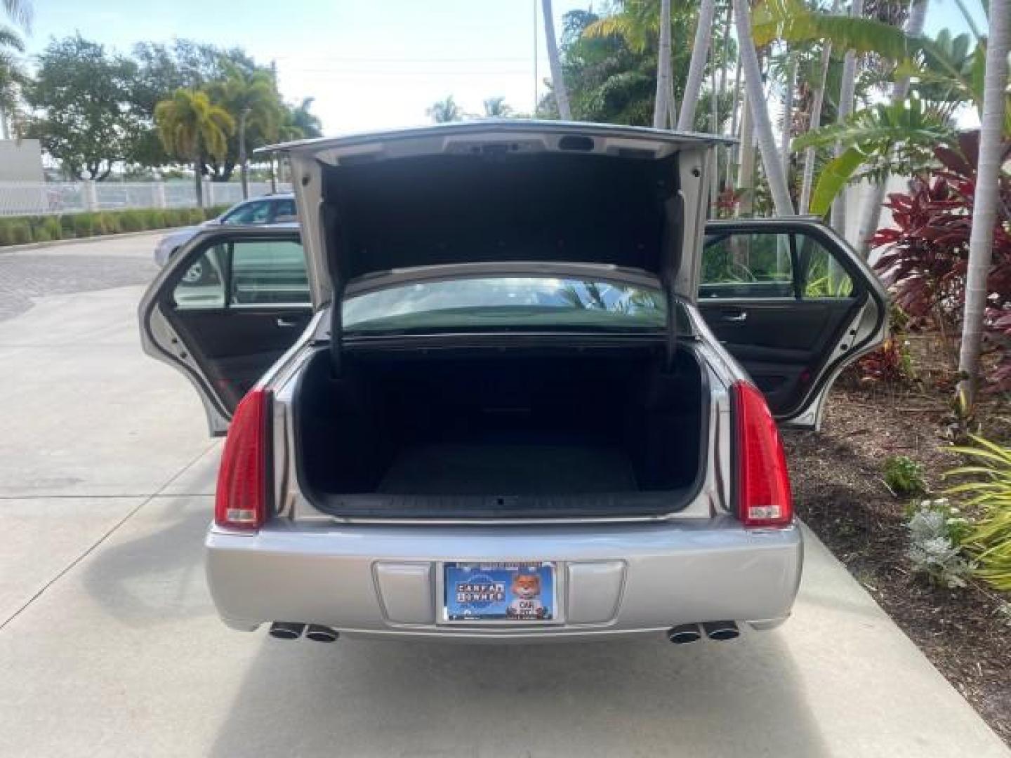 2008 Light Platinum /Ebony Cadillac DTS LOW MILES 59,290 27 SERVICES (1G6KD57Y38U) with an Northstar 4.6L DOHC V8 Engine engine, Automatic transmission, located at 4701 North Dixie Hwy, Pompano Beach, FL, 33064, (954) 422-2889, 26.240938, -80.123474 - OUR WEBPAGE FLORIDACARS1.COM HAS OVER 100 PHOTOS AND FREE CARFAX LINK 2008 CADILLAC DTS VIN: 1G6KD57Y38U105550 1 G 6 K D 5 7 Y 3 8 U 1 0 5 5 5 0 SEDAN 4 DR 4.6L V8 F GASOLINE FRONT WHEEL DRIVE Top Features Alloy Wheels Leather Seats Memory Seat(s) Remote Start Satellite Radio Ready Basic Features AB - Photo#15