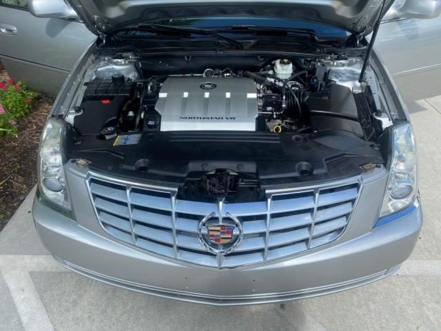 2008 Light Platinum /Ebony Cadillac DTS LOW MILES 59,290 27 SERVICES (1G6KD57Y38U) with an Northstar 4.6L DOHC V8 Engine engine, Automatic transmission, located at 4701 North Dixie Hwy, Pompano Beach, FL, 33064, (954) 422-2889, 26.240938, -80.123474 - OUR WEBPAGE FLORIDACARS1.COM HAS OVER 100 PHOTOS AND FREE CARFAX LINK 2008 CADILLAC DTS VIN: 1G6KD57Y38U105550 1 G 6 K D 5 7 Y 3 8 U 1 0 5 5 5 0 SEDAN 4 DR 4.6L V8 F GASOLINE FRONT WHEEL DRIVE Top Features Alloy Wheels Leather Seats Memory Seat(s) Remote Start Satellite Radio Ready Basic Features AB - Photo#17