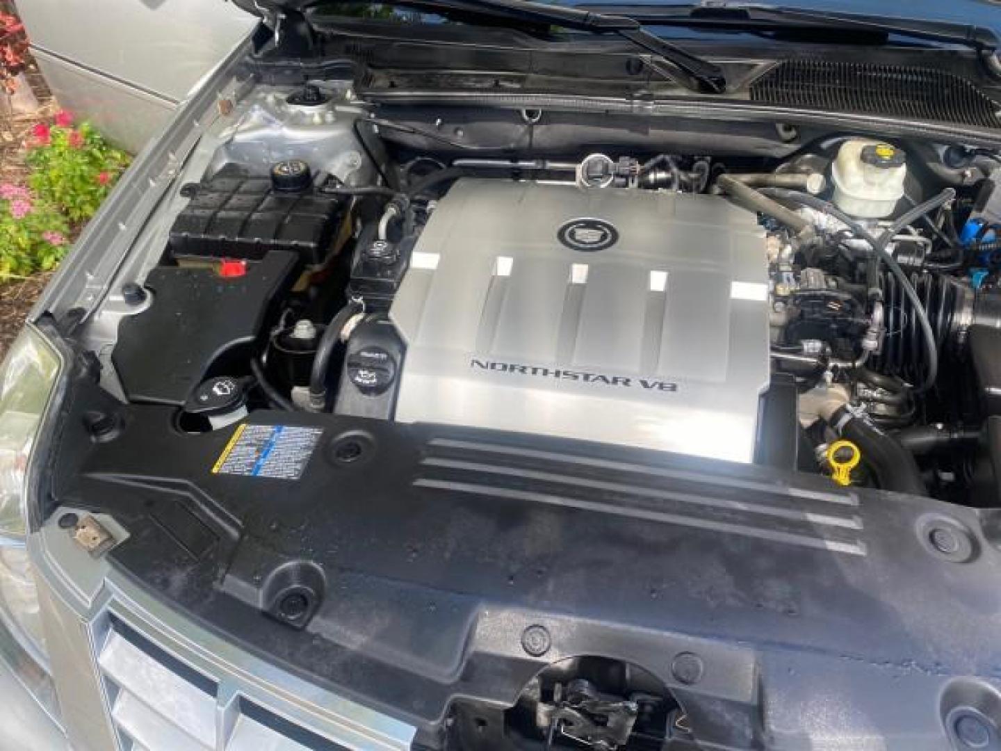 2008 Light Platinum /Ebony Cadillac DTS LOW MILES 59,290 27 SERVICES (1G6KD57Y38U) with an Northstar 4.6L DOHC V8 Engine engine, Automatic transmission, located at 4701 North Dixie Hwy, Pompano Beach, FL, 33064, (954) 422-2889, 26.240938, -80.123474 - OUR WEBPAGE FLORIDACARS1.COM HAS OVER 100 PHOTOS AND FREE CARFAX LINK 2008 CADILLAC DTS VIN: 1G6KD57Y38U105550 1 G 6 K D 5 7 Y 3 8 U 1 0 5 5 5 0 SEDAN 4 DR 4.6L V8 F GASOLINE FRONT WHEEL DRIVE Top Features Alloy Wheels Leather Seats Memory Seat(s) Remote Start Satellite Radio Ready Basic Features AB - Photo#25