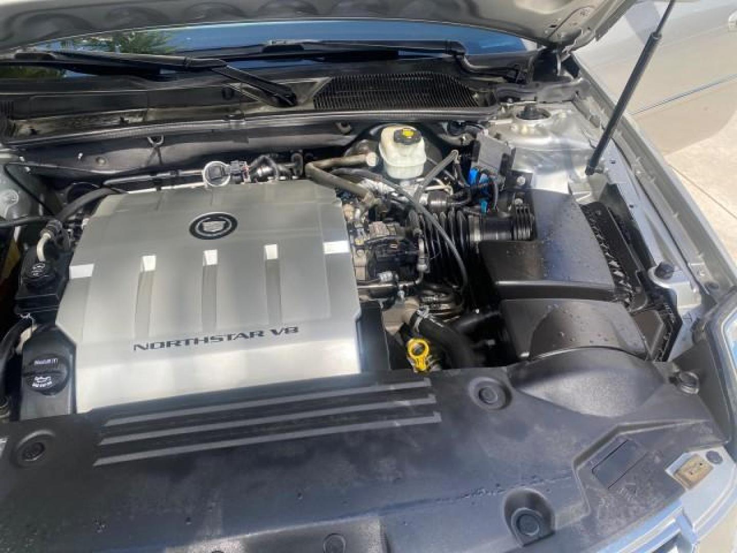 2008 Light Platinum /Ebony Cadillac DTS LOW MILES 59,290 27 SERVICES (1G6KD57Y38U) with an Northstar 4.6L DOHC V8 Engine engine, Automatic transmission, located at 4701 North Dixie Hwy, Pompano Beach, FL, 33064, (954) 422-2889, 26.240938, -80.123474 - OUR WEBPAGE FLORIDACARS1.COM HAS OVER 100 PHOTOS AND FREE CARFAX LINK 2008 CADILLAC DTS VIN: 1G6KD57Y38U105550 1 G 6 K D 5 7 Y 3 8 U 1 0 5 5 5 0 SEDAN 4 DR 4.6L V8 F GASOLINE FRONT WHEEL DRIVE Top Features Alloy Wheels Leather Seats Memory Seat(s) Remote Start Satellite Radio Ready Basic Features AB - Photo#26