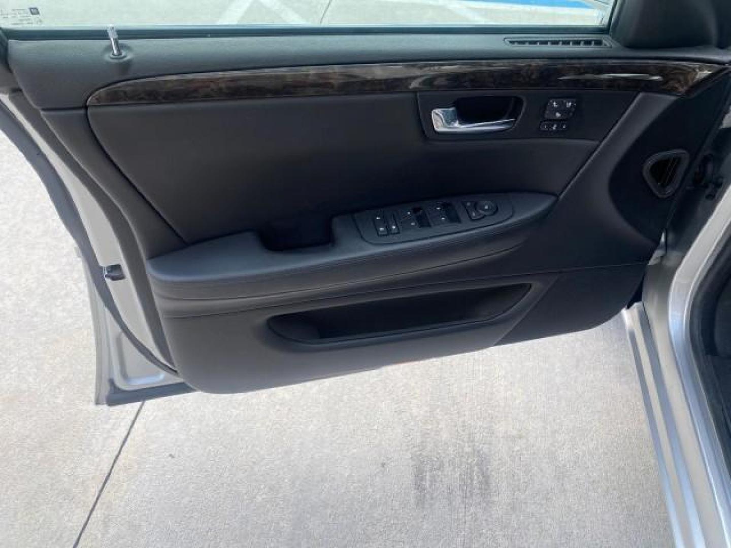 2008 Light Platinum /Ebony Cadillac DTS LOW MILES 59,290 27 SERVICES (1G6KD57Y38U) with an Northstar 4.6L DOHC V8 Engine engine, Automatic transmission, located at 4701 North Dixie Hwy, Pompano Beach, FL, 33064, (954) 422-2889, 26.240938, -80.123474 - OUR WEBPAGE FLORIDACARS1.COM HAS OVER 100 PHOTOS AND FREE CARFAX LINK 2008 CADILLAC DTS VIN: 1G6KD57Y38U105550 1 G 6 K D 5 7 Y 3 8 U 1 0 5 5 5 0 SEDAN 4 DR 4.6L V8 F GASOLINE FRONT WHEEL DRIVE Top Features Alloy Wheels Leather Seats Memory Seat(s) Remote Start Satellite Radio Ready Basic Features AB - Photo#31
