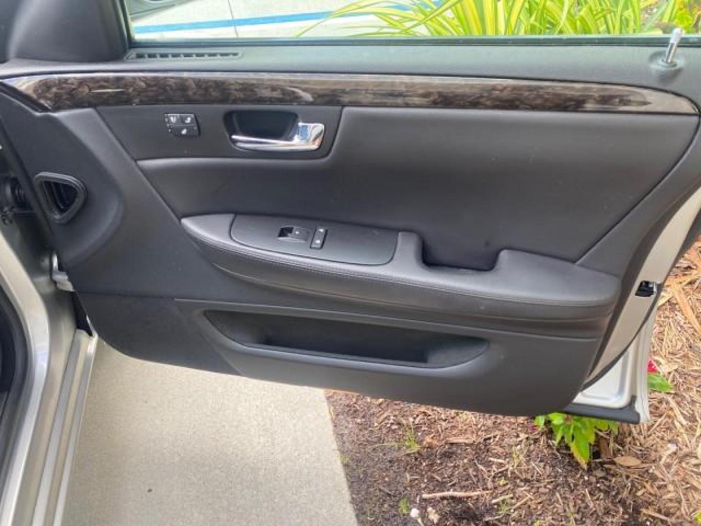 2008 Light Platinum /Ebony Cadillac DTS LOW MILES 59,290 27 SERVICES (1G6KD57Y38U) with an Northstar 4.6L DOHC V8 Engine engine, Automatic transmission, located at 4701 North Dixie Hwy, Pompano Beach, FL, 33064, (954) 422-2889, 26.240938, -80.123474 - OUR WEBPAGE FLORIDACARS1.COM HAS OVER 100 PHOTOS AND FREE CARFAX LINK 2008 CADILLAC DTS VIN: 1G6KD57Y38U105550 1 G 6 K D 5 7 Y 3 8 U 1 0 5 5 5 0 SEDAN 4 DR 4.6L V8 F GASOLINE FRONT WHEEL DRIVE Top Features Alloy Wheels Leather Seats Memory Seat(s) Remote Start Satellite Radio Ready Basic Features AB - Photo#97