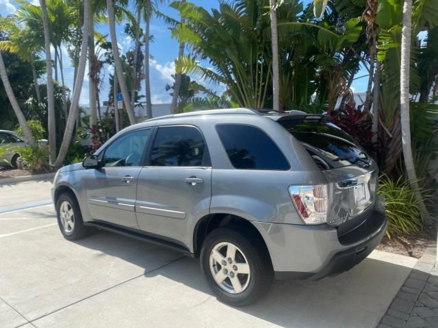 2005 Galaxy Silver Metallic /Light Gray Chevrolet Equinox LT LOW MILES 62,448 (2CNDL63F956) with an 3.4L 3400 V6 Engine engine, Automatic transmission, located at 4701 North Dixie Hwy, Pompano Beach, FL, 33064, (954) 422-2889, 26.240938, -80.123474 - OUR WEBPAGE FLORIDACARS1.COM HAS OVER 100 PHOTOS AND FREE CARFAX LINK 2005 CHEVROLET EQUINOX LT VIN: 2CNDL63F956029471 2 C N D L 6 3 F 9 5 6 0 2 9 4 7 1 4 DOOR WAGON/SPORT UTILITY 3.4L V6 F GASOLINE FRONT WHEEL DRIVE Top Features Alloy Wheels Leather Seats Basic Features ABS Brakes AM/FM Stereo Air - Photo#5
