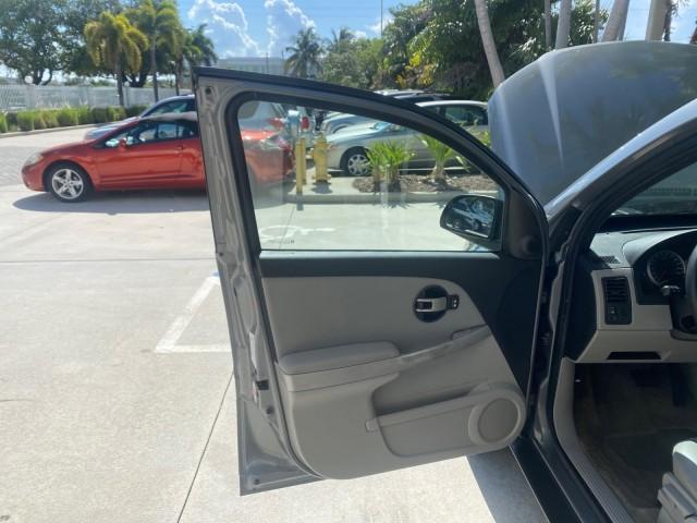 2005 Galaxy Silver Metallic /Light Gray Chevrolet Equinox LT LOW MILES 62,451 (2CNDL63F956) with an 3.4L 3400 V6 Engine engine, Automatic transmission, located at 4701 North Dixie Hwy, Pompano Beach, FL, 33064, (954) 422-2889, 26.240938, -80.123474 - OUR WEBPAGE FLORIDACARS1.COM HAS OVER 100 PHOTOS AND FREE CARFAX LINK 2005 CHEVROLET EQUINOX LT VIN: 2CNDL63F956029471 2 C N D L 6 3 F 9 5 6 0 2 9 4 7 1 4 DOOR WAGON/SPORT UTILITY 3.4L V6 F GASOLINE FRONT WHEEL DRIVE Top Features Alloy Wheels Leather Seats Basic Features ABS Brakes AM/FM Stereo Air - Photo#9
