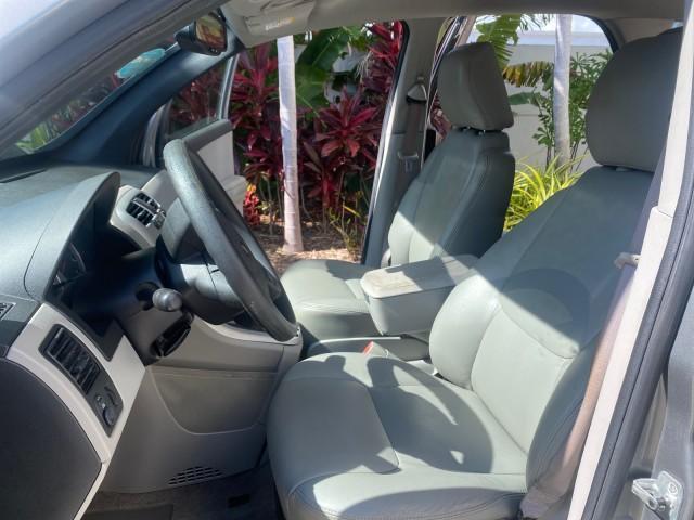 2005 Galaxy Silver Metallic /Light Gray Chevrolet Equinox LT LOW MILES 62,451 (2CNDL63F956) with an 3.4L 3400 V6 Engine engine, Automatic transmission, located at 4701 North Dixie Hwy, Pompano Beach, FL, 33064, (954) 422-2889, 26.240938, -80.123474 - OUR WEBPAGE FLORIDACARS1.COM HAS OVER 100 PHOTOS AND FREE CARFAX LINK 2005 CHEVROLET EQUINOX LT VIN: 2CNDL63F956029471 2 C N D L 6 3 F 9 5 6 0 2 9 4 7 1 4 DOOR WAGON/SPORT UTILITY 3.4L V6 F GASOLINE FRONT WHEEL DRIVE Top Features Alloy Wheels Leather Seats Basic Features ABS Brakes AM/FM Stereo Air - Photo#10