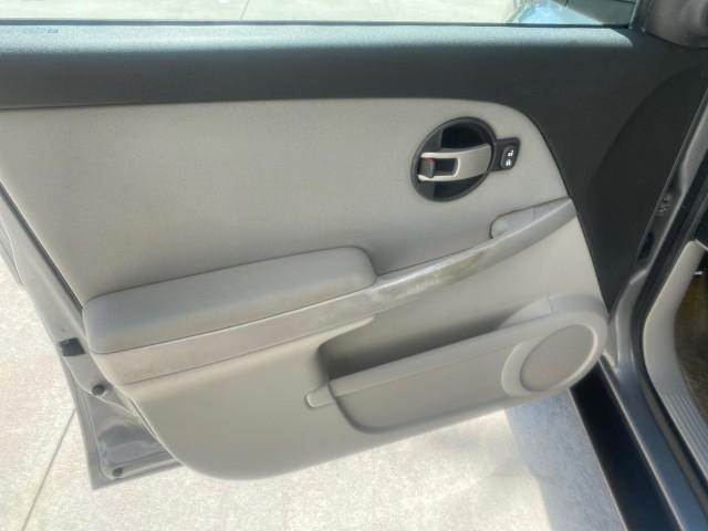 2005 Galaxy Silver Metallic /Light Gray Chevrolet Equinox LT LOW MILES 62,451 (2CNDL63F956) with an 3.4L 3400 V6 Engine engine, Automatic transmission, located at 4701 North Dixie Hwy, Pompano Beach, FL, 33064, (954) 422-2889, 26.240938, -80.123474 - OUR WEBPAGE FLORIDACARS1.COM HAS OVER 100 PHOTOS AND FREE CARFAX LINK 2005 CHEVROLET EQUINOX LT VIN: 2CNDL63F956029471 2 C N D L 6 3 F 9 5 6 0 2 9 4 7 1 4 DOOR WAGON/SPORT UTILITY 3.4L V6 F GASOLINE FRONT WHEEL DRIVE Top Features Alloy Wheels Leather Seats Basic Features ABS Brakes AM/FM Stereo Air - Photo#31