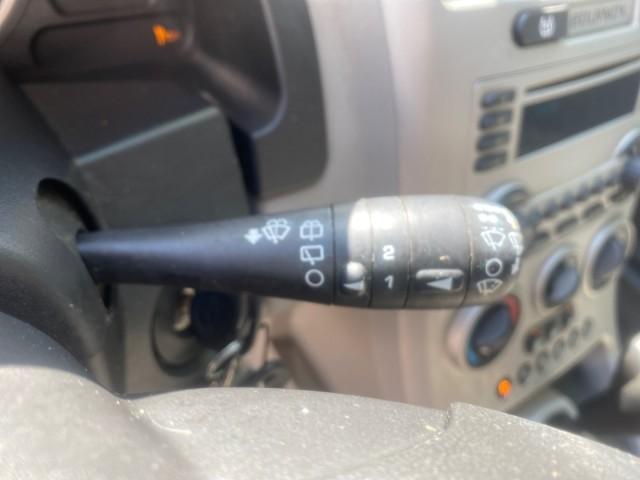 2005 Galaxy Silver Metallic /Light Gray Chevrolet Equinox LT LOW MILES 62,451 (2CNDL63F956) with an 3.4L 3400 V6 Engine engine, Automatic transmission, located at 4701 North Dixie Hwy, Pompano Beach, FL, 33064, (954) 422-2889, 26.240938, -80.123474 - OUR WEBPAGE FLORIDACARS1.COM HAS OVER 100 PHOTOS AND FREE CARFAX LINK 2005 CHEVROLET EQUINOX LT VIN: 2CNDL63F956029471 2 C N D L 6 3 F 9 5 6 0 2 9 4 7 1 4 DOOR WAGON/SPORT UTILITY 3.4L V6 F GASOLINE FRONT WHEEL DRIVE Top Features Alloy Wheels Leather Seats Basic Features ABS Brakes AM/FM Stereo Air - Photo#41