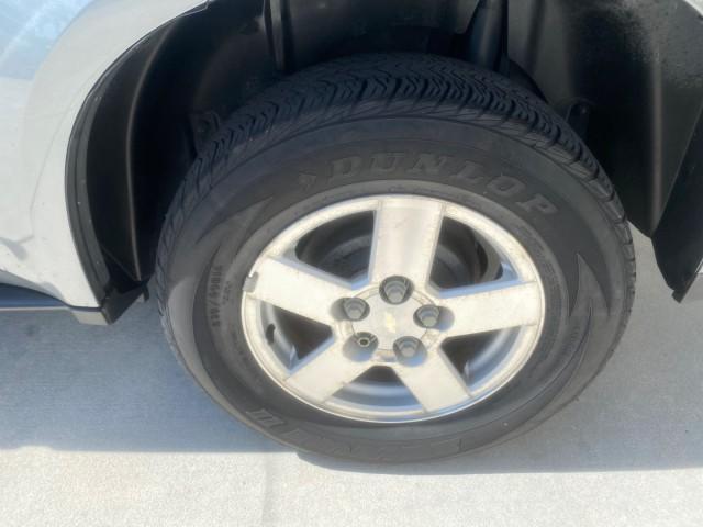 2005 Galaxy Silver Metallic /Light Gray Chevrolet Equinox LT LOW MILES 62,451 (2CNDL63F956) with an 3.4L 3400 V6 Engine engine, Automatic transmission, located at 4701 North Dixie Hwy, Pompano Beach, FL, 33064, (954) 422-2889, 26.240938, -80.123474 - OUR WEBPAGE FLORIDACARS1.COM HAS OVER 100 PHOTOS AND FREE CARFAX LINK 2005 CHEVROLET EQUINOX LT VIN: 2CNDL63F956029471 2 C N D L 6 3 F 9 5 6 0 2 9 4 7 1 4 DOOR WAGON/SPORT UTILITY 3.4L V6 F GASOLINE FRONT WHEEL DRIVE Top Features Alloy Wheels Leather Seats Basic Features ABS Brakes AM/FM Stereo Air - Photo#72