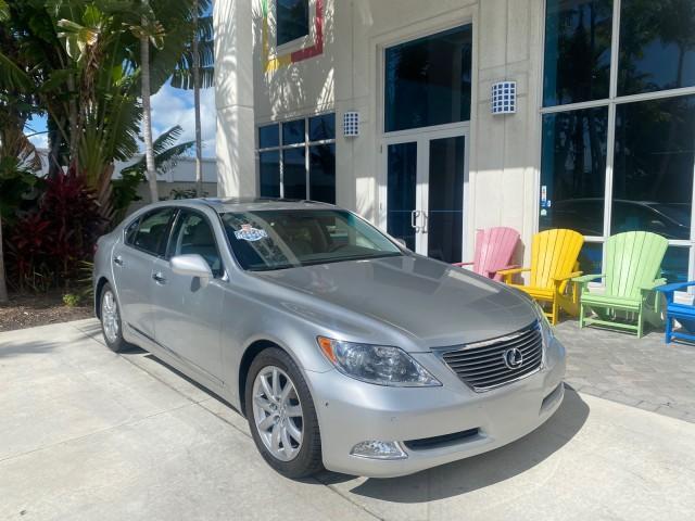 2008 Mercury Metallic /Light Gray Lexus LS 460 1 OWNER.FL LOW MILES 83,771 (JTHBL46F185) with an 4.6L DOHC 32-Valve V8 Engine engine, Automatic transmission, located at 4701 North Dixie Hwy, Pompano Beach, FL, 33064, (954) 422-2889, 26.240938, -80.123474 - OUR WEBPAGE FLORIDACARS1.COM HAS OVER 100 PHOTOS AND FREE CARFAX LINK 2008 LEXUS LS 460 $ 69,995 NEW VIN: JTHBL46F185078948 J T H B L 4 6 F 1 8 5 0 7 8 9 4 8 SEDAN 4 DR 4.6L V8 F DOHC 32V GASOLINE REAR WHEEL DRIVE Top Features A/C Seat(s) Alloy Wheels Bluetooth Technology Comfort Package Front Seat - Photo#1