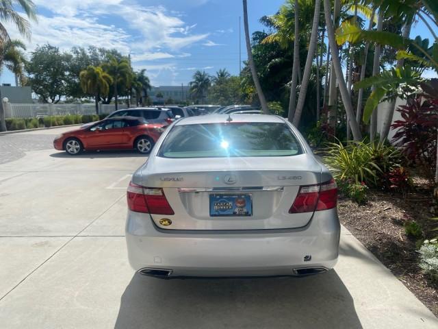 2008 Mercury Metallic /Light Gray Lexus LS 460 1 OWNER.FL LOW MILES 83,771 (JTHBL46F185) with an 4.6L DOHC 32-Valve V8 Engine engine, Automatic transmission, located at 4701 North Dixie Hwy, Pompano Beach, FL, 33064, (954) 422-2889, 26.240938, -80.123474 - OUR WEBPAGE FLORIDACARS1.COM HAS OVER 100 PHOTOS AND FREE CARFAX LINK 2008 LEXUS LS 460 $ 69,995 NEW VIN: JTHBL46F185078948 J T H B L 4 6 F 1 8 5 0 7 8 9 4 8 SEDAN 4 DR 4.6L V8 F DOHC 32V GASOLINE REAR WHEEL DRIVE Top Features A/C Seat(s) Alloy Wheels Bluetooth Technology Comfort Package Front Seat - Photo#6