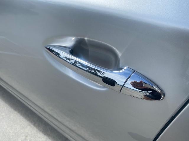 2008 Mercury Metallic /Light Gray Lexus LS 460 1 OWNER.FL LOW MILES 83,771 (JTHBL46F185) with an 4.6L DOHC 32-Valve V8 Engine engine, Automatic transmission, located at 4701 North Dixie Hwy, Pompano Beach, FL, 33064, (954) 422-2889, 26.240938, -80.123474 - OUR WEBPAGE FLORIDACARS1.COM HAS OVER 100 PHOTOS AND FREE CARFAX LINK 2008 LEXUS LS 460 $ 69,995 NEW VIN: JTHBL46F185078948 J T H B L 4 6 F 1 8 5 0 7 8 9 4 8 SEDAN 4 DR 4.6L V8 F DOHC 32V GASOLINE REAR WHEEL DRIVE Top Features A/C Seat(s) Alloy Wheels Bluetooth Technology Comfort Package Front Seat - Photo#28