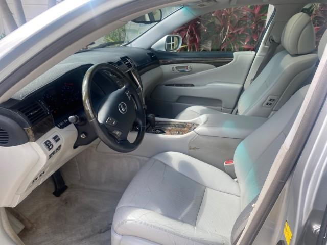 2008 Mercury Metallic /Light Gray Lexus LS 460 1 OWNER.FL LOW MILES 83,771 (JTHBL46F185) with an 4.6L DOHC 32-Valve V8 Engine engine, Automatic transmission, located at 4701 North Dixie Hwy, Pompano Beach, FL, 33064, (954) 422-2889, 26.240938, -80.123474 - OUR WEBPAGE FLORIDACARS1.COM HAS OVER 100 PHOTOS AND FREE CARFAX LINK 2008 LEXUS LS 460 $ 69,995 NEW VIN: JTHBL46F185078948 J T H B L 4 6 F 1 8 5 0 7 8 9 4 8 SEDAN 4 DR 4.6L V8 F DOHC 32V GASOLINE REAR WHEEL DRIVE Top Features A/C Seat(s) Alloy Wheels Bluetooth Technology Comfort Package Front Seat - Photo#35