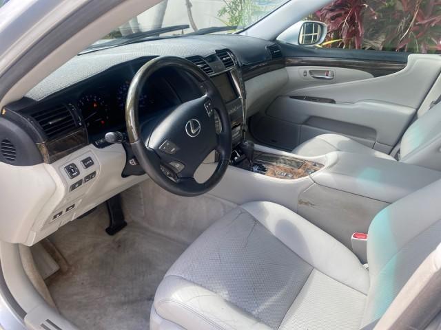 2008 Mercury Metallic /Light Gray Lexus LS 460 1 OWNER.FL LOW MILES 83,771 (JTHBL46F185) with an 4.6L DOHC 32-Valve V8 Engine engine, Automatic transmission, located at 4701 North Dixie Hwy, Pompano Beach, FL, 33064, (954) 422-2889, 26.240938, -80.123474 - OUR WEBPAGE FLORIDACARS1.COM HAS OVER 100 PHOTOS AND FREE CARFAX LINK 2008 LEXUS LS 460 $ 69,995 NEW VIN: JTHBL46F185078948 J T H B L 4 6 F 1 8 5 0 7 8 9 4 8 SEDAN 4 DR 4.6L V8 F DOHC 32V GASOLINE REAR WHEEL DRIVE Top Features A/C Seat(s) Alloy Wheels Bluetooth Technology Comfort Package Front Seat - Photo#36