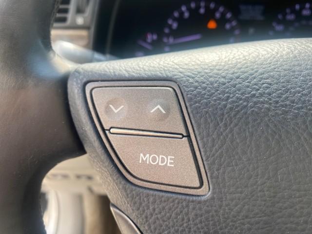 2008 Mercury Metallic /Light Gray Lexus LS 460 1 OWNER.FL LOW MILES 83,771 (JTHBL46F185) with an 4.6L DOHC 32-Valve V8 Engine engine, Automatic transmission, located at 4701 North Dixie Hwy, Pompano Beach, FL, 33064, (954) 422-2889, 26.240938, -80.123474 - OUR WEBPAGE FLORIDACARS1.COM HAS OVER 100 PHOTOS AND FREE CARFAX LINK 2008 LEXUS LS 460 $ 69,995 NEW VIN: JTHBL46F185078948 J T H B L 4 6 F 1 8 5 0 7 8 9 4 8 SEDAN 4 DR 4.6L V8 F DOHC 32V GASOLINE REAR WHEEL DRIVE Top Features A/C Seat(s) Alloy Wheels Bluetooth Technology Comfort Package Front Seat - Photo#38