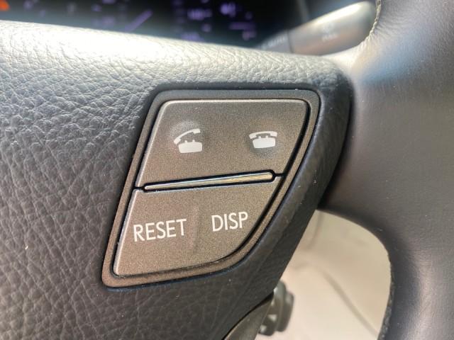 2008 Mercury Metallic /Light Gray Lexus LS 460 1 OWNER.FL LOW MILES 83,771 (JTHBL46F185) with an 4.6L DOHC 32-Valve V8 Engine engine, Automatic transmission, located at 4701 North Dixie Hwy, Pompano Beach, FL, 33064, (954) 422-2889, 26.240938, -80.123474 - OUR WEBPAGE FLORIDACARS1.COM HAS OVER 100 PHOTOS AND FREE CARFAX LINK 2008 LEXUS LS 460 $ 69,995 NEW VIN: JTHBL46F185078948 J T H B L 4 6 F 1 8 5 0 7 8 9 4 8 SEDAN 4 DR 4.6L V8 F DOHC 32V GASOLINE REAR WHEEL DRIVE Top Features A/C Seat(s) Alloy Wheels Bluetooth Technology Comfort Package Front Seat - Photo#40