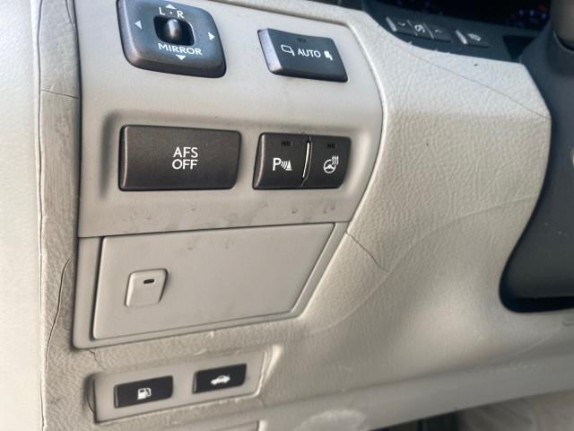 2008 Mercury Metallic /Light Gray Lexus LS 460 1 OWNER.FL LOW MILES 83,771 (JTHBL46F185) with an 4.6L DOHC 32-Valve V8 Engine engine, Automatic transmission, located at 4701 North Dixie Hwy, Pompano Beach, FL, 33064, (954) 422-2889, 26.240938, -80.123474 - OUR WEBPAGE FLORIDACARS1.COM HAS OVER 100 PHOTOS AND FREE CARFAX LINK 2008 LEXUS LS 460 $ 69,995 NEW VIN: JTHBL46F185078948 J T H B L 4 6 F 1 8 5 0 7 8 9 4 8 SEDAN 4 DR 4.6L V8 F DOHC 32V GASOLINE REAR WHEEL DRIVE Top Features A/C Seat(s) Alloy Wheels Bluetooth Technology Comfort Package Front Seat - Photo#47