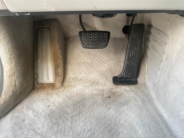 2008 Mercury Metallic /Light Gray Lexus LS 460 1 OWNER.FL LOW MILES 83,771 (JTHBL46F185) with an 4.6L DOHC 32-Valve V8 Engine engine, Automatic transmission, located at 4701 North Dixie Hwy, Pompano Beach, FL, 33064, (954) 422-2889, 26.240938, -80.123474 - OUR WEBPAGE FLORIDACARS1.COM HAS OVER 100 PHOTOS AND FREE CARFAX LINK 2008 LEXUS LS 460 $ 69,995 NEW VIN: JTHBL46F185078948 J T H B L 4 6 F 1 8 5 0 7 8 9 4 8 SEDAN 4 DR 4.6L V8 F DOHC 32V GASOLINE REAR WHEEL DRIVE Top Features A/C Seat(s) Alloy Wheels Bluetooth Technology Comfort Package Front Seat - Photo#48