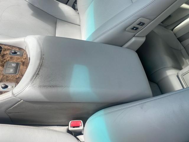 2008 Mercury Metallic /Light Gray Lexus LS 460 1 OWNER.FL LOW MILES 83,771 (JTHBL46F185) with an 4.6L DOHC 32-Valve V8 Engine engine, Automatic transmission, located at 4701 North Dixie Hwy, Pompano Beach, FL, 33064, (954) 422-2889, 26.240938, -80.123474 - OUR WEBPAGE FLORIDACARS1.COM HAS OVER 100 PHOTOS AND FREE CARFAX LINK 2008 LEXUS LS 460 $ 69,995 NEW VIN: JTHBL46F185078948 J T H B L 4 6 F 1 8 5 0 7 8 9 4 8 SEDAN 4 DR 4.6L V8 F DOHC 32V GASOLINE REAR WHEEL DRIVE Top Features A/C Seat(s) Alloy Wheels Bluetooth Technology Comfort Package Front Seat - Photo#53